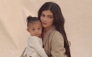 Stormi Cosplay Jadi Kylie Jenner di Momen Halloween, Dijamin Bikin Gemas Maksimal