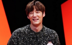 Choi Jin Hyuk Dikepoin Ibu-Ibu 'My Ugly Duckling' Soal Gelar Master Ciuman