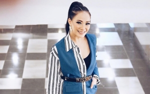 Umumkan Kehamilan Anak Pertama, Yuanita Christiani Tuai Pujian Karena Berpakaian Sopan