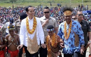 Tinjau Pembangunan Pasca Kerusuhan, Jokowi Pastikan TNI-Polri Jamin Keamanan Papua
