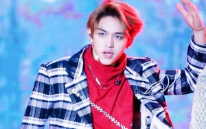 Beredar Foto-Foto Lucas NCT Ambruk Sampai Harus Dipapah, SM Ramai Kena Hujat