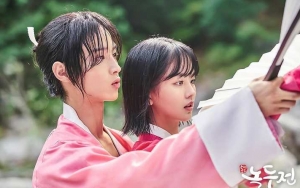 Jang Dong Yoon Telanjang Dada Diobati Kim So Hyun di 'The Tale of Nokdu', Fans Jengkel