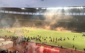 Bonek Persebaya Berulah, Gubernur Jatim Khofifah Sontak 'Menangis'