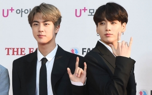 Lucunya Jungkook BTS Usil Tutupi Wajah Tampan Jin Tapi Gagal Total