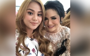Aurel Umbar Aurat Dada dari Kejauhan, Komentar Krisdayanti Dicuekin Bukti Sakit Hati?