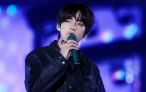Ibunda V Tertangkap Kamera Hadiri Konser Terakhir BTS 'Speak Yourself' Bareng Tamu VIP