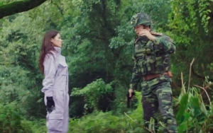 Son Ye Jin Bikin Fans Gemas Usai Peluk Erat Hyun Bin di Teaser 'Love's Emergency Landing'