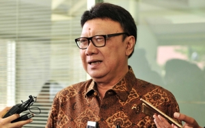 MenPAN-RB Setuju Wacana Pelarangan Cadar: Kalau Mau Pakai di Rumah Sendiri