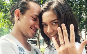 Angela Gilsha Pamer Foto Rangkul Dylan Carr, Ucapkan Maaf Tak Bisa Temani Saat Operasi