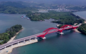 Belum Genap Seminggu Diresmikan Jokowi, Jembatan di Papua Sudah Makan Korban