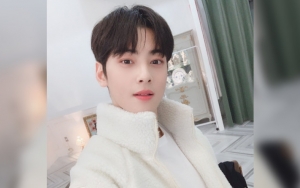 Cha Eunwoo Ganti Warna Rambut Perdana Sejak Debut, Makin Tampan?