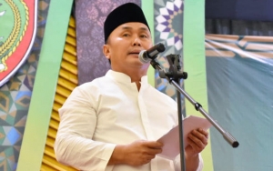 Heboh Gubernur Kalteng Lempar Botol ke Wasit, Begini Klarifikasinya
