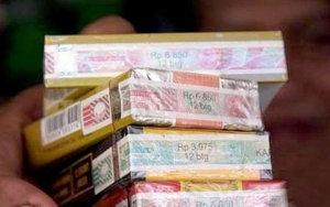 Tolak Kenaikan Cukai Rokok, Ratusan Petani Serbu Kantor Sri Mulyani