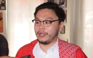 William PSI Pamer Karangan Bunga Dukungan Publik, Politisi Demokrat Sindir Palsu Kayak Ahok
