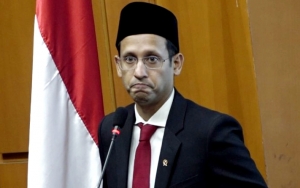 Sambangi Keluarga Korban Atap SD Roboh di Pasuruan, Mendikbud Nadiem: Luar Biasa Sedihnya