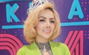 Barbie Kumalasari Dicibir Gara-gara Belum Ganti Ponsel Seri Terbaru Malah Banjir Pembelaan
