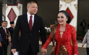 Krisdayanti 'Gercep' Pamer Mesra Usai Suami Curhat Galau Lagi, Mata Sembap Habis Nangis Semalam?