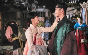 Interaksi Manis Kim So Hyun dan Jang Dong Yoon di Lokasi 'The Tale of Nokdu' Sukses Bikin Baper