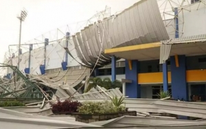 Stadion di Bandung Porak Poranda Diterjang Puting Beliung