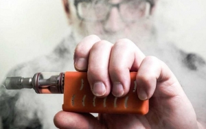 Dinilai Berbahaya, BPOM Bakal Larang Rokok Elektrik dan Vape