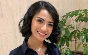  Vanessa Angel Senam Sambil Pegang Pisang, Netter: Kendor Shay!
