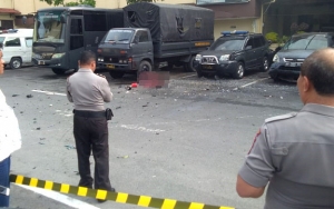 Polisi dan Densus 88 Lakukan Olah TKP Ledakan Bom di Polrestabes Medan
