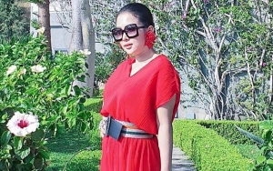 Fans Beri Balasan Menohok Usai Sepatu 'Kristal' Syahrini Dituding Cuma Hasil Pinjaman