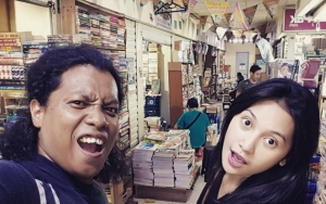 Ibu Indah Permatasari Duduk Ngemper Makin Lusuh, Arie Kriting Banjir Hujatan