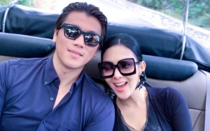 Syahrini 'Istri Saleha' Asyik Ngobrol Bareng Pria Lain Saat 'Dicueki' Sang Suami Ramai Dicibir