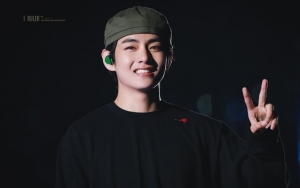 V BTS Mantap Gondrongin Rambut Setelah Lihat Foto Ini, Fans Tak Siap