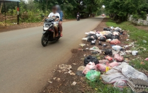 Viral 'Kuburan Palsu', Bikin Orang Jera Buang Sampah Sembarangan