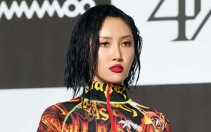Hwasa Mamamoo Santai Tanggapi Kontroversi Tak Pakai Bra, Begini Kata Netizen