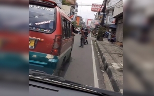 Viral Pria Gangguan Jiwa Buka Jalan Ambulans, Begini Komentar Sang Sopir