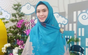 Jadi Desainer, Oki Setiana Dewi Beberkan Sumber Inspirasi Rancang Busana Syari