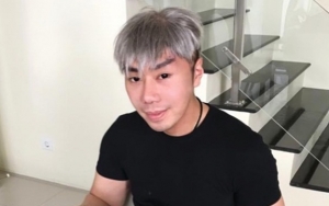  Roy Kiyoshi Posting Video Ayah Pelaku Fitnah Sujud Cium Kaki Minta Diampuni, Netizen Pro Kontra