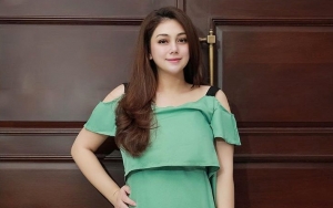  Gemasnya Putra Kedua Celine Evangelista Mabuk ASI, Nama Si Baby Bule Terkuak?