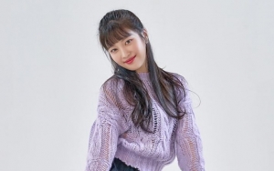 Gaya Seksi Joy Red Velvet Umbar Belahan Dada Tuai Pujian Selangit