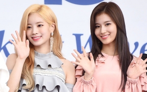 Sana Twice Bikin Syok Pakai Baju Terbuka di Bandara, Ekspresi Dahyun Jadi Sorotan