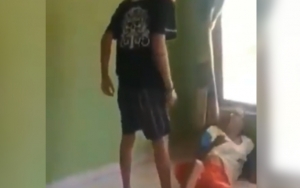Video Cucu Aniaya Kakek Viral di Medsos, Warganet Kompak Laporkan Pelaku