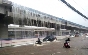 Heboh 'Air Terjun Dadakan' Tol Becakayu, Kontraktor Ungkap Penyebab