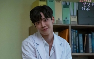 Alami Kesulitan Saat Bintangi 'Extraordinary You', Rowoon Lakukan Hal-Hal Ini Demi Totalitas Akting
