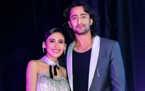 'Balikan' dengan Shaheer Sheikh, Sepatu Gucci Ayu Ting Ting Curi Perhatian