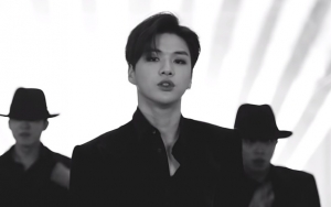 Kang Daniel Jadi Mata-Mata Seksi di MV Comeback 'Touchin'