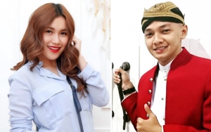 Ayu Ting Ting Pamer Pundak Cantik, Reaksi Dory Harsa Sehati Bikin Fans Geger