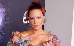 Halsey Sindir Grammy Saat Terima Penghargaan di American Music Awards 2019