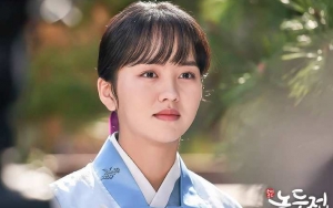 Bibir Kim So Hyun Dikecup Pemain Cewek 'The Tale of Nokdu', Langsung Salah Tingkah