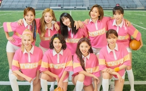 Asia Artist Awards 2019: Twice Tampil Cantik di Red Carpet, Sempat Alami Insiden Ini