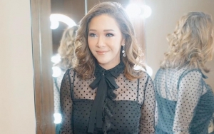 Maia Estianty Dipuji Bak ABG Dengan Perona Bibir Merah Hingga Gaya Rambut Beruntai