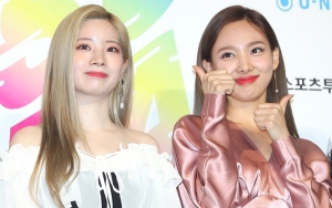 Asia Artist Awards 2019: Dahyun Ngelawak, Tawa Keras Nayeon Bikin MC Salfok