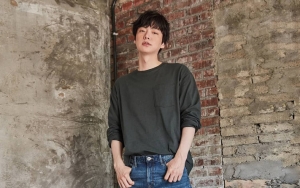 Foto-Foto Ahn Jae Hyun Panik dan Terus Berkeringat di Preskon Drama Baru Jadi Sorotan